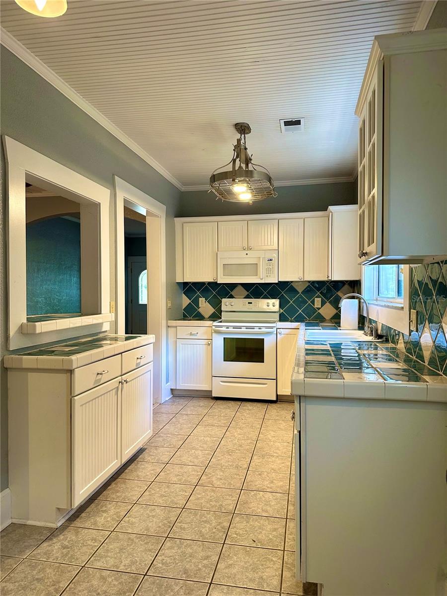 1209 E COMANCHE AVE, TAMPA, FL, 33604