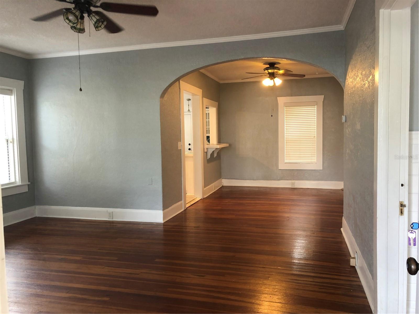 1209 E COMANCHE AVE, TAMPA, FL, 33604