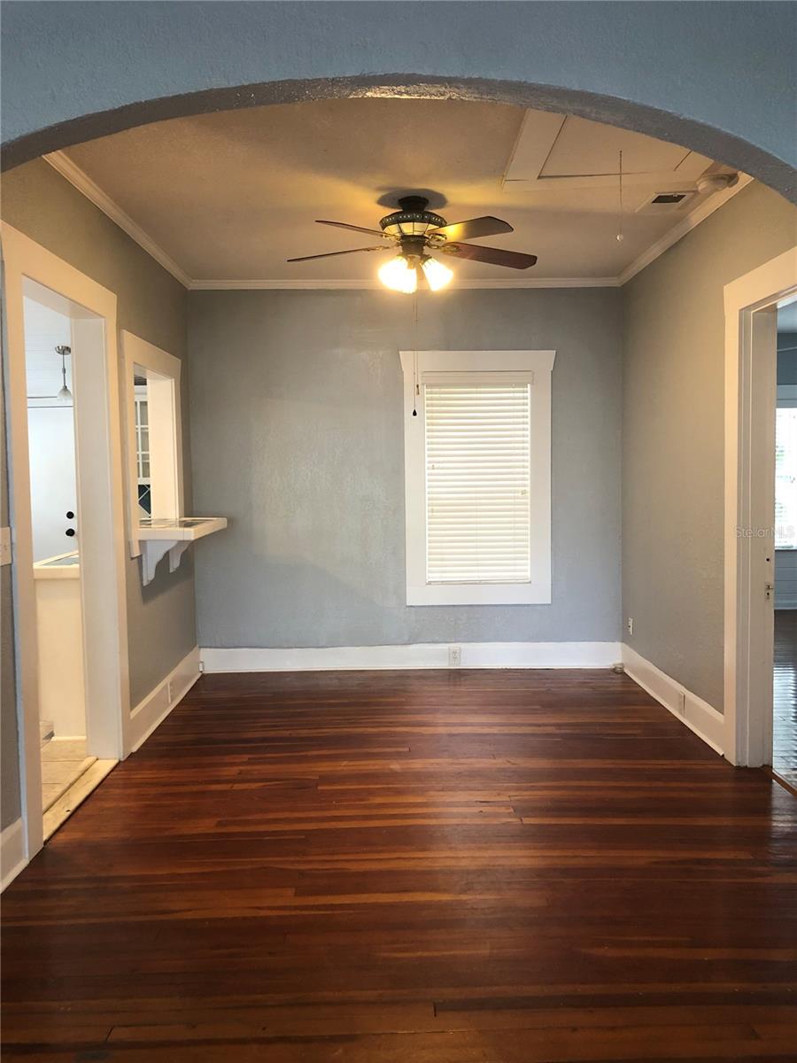 1209 E COMANCHE AVE, TAMPA, FL, 33604