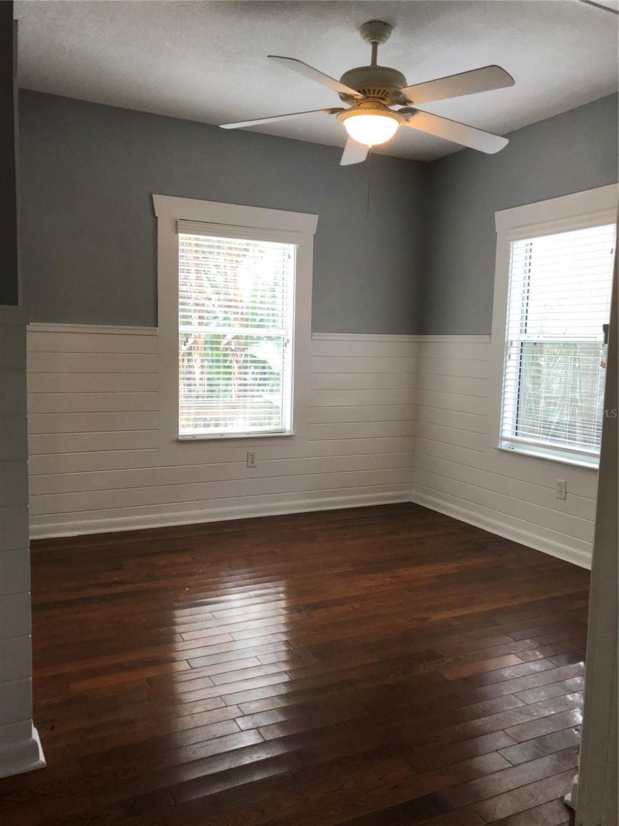 1209 E COMANCHE AVE, TAMPA, FL, 33604