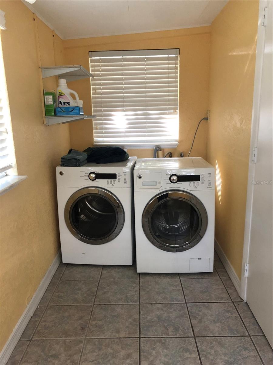 1209 E COMANCHE AVE, TAMPA, FL, 33604