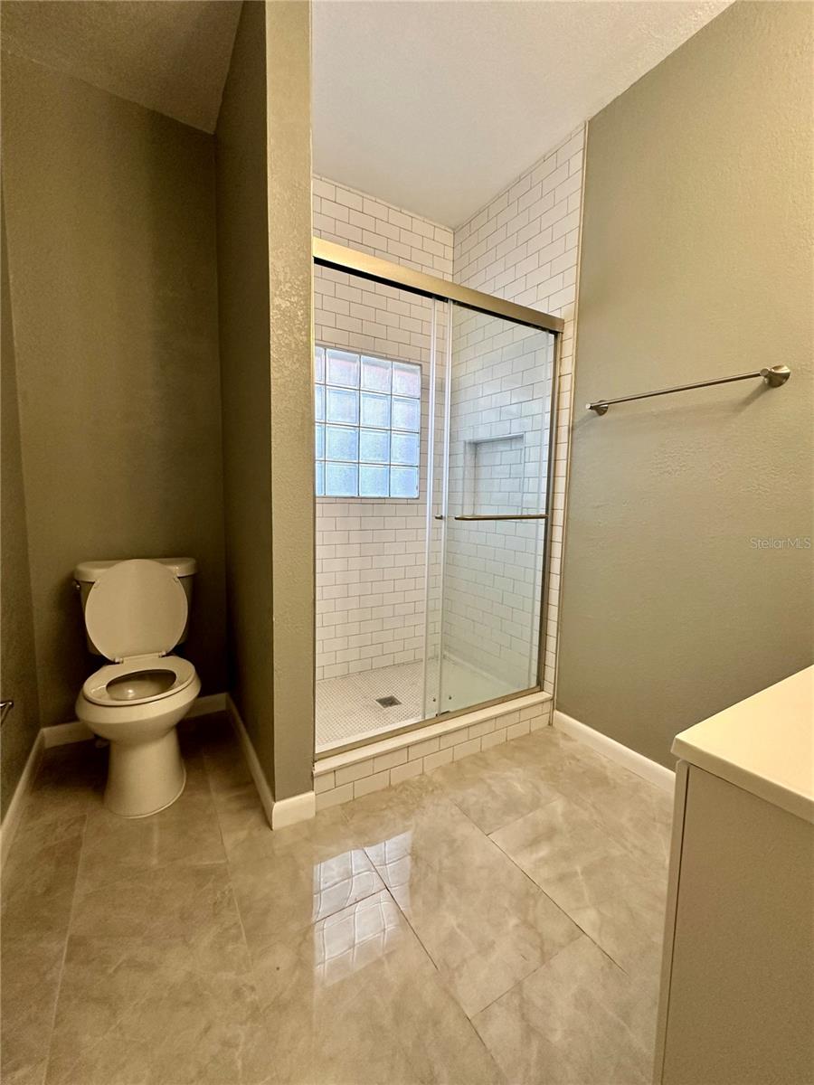 1209 E COMANCHE AVE, TAMPA, FL, 33604