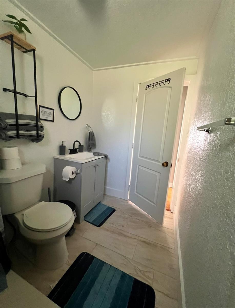3910 E ELLICOTT ST, TAMPA, FL, 33610