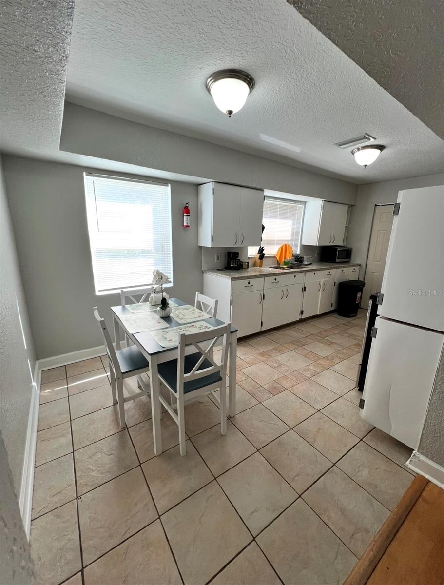 3910 E ELLICOTT ST, TAMPA, FL, 33610
