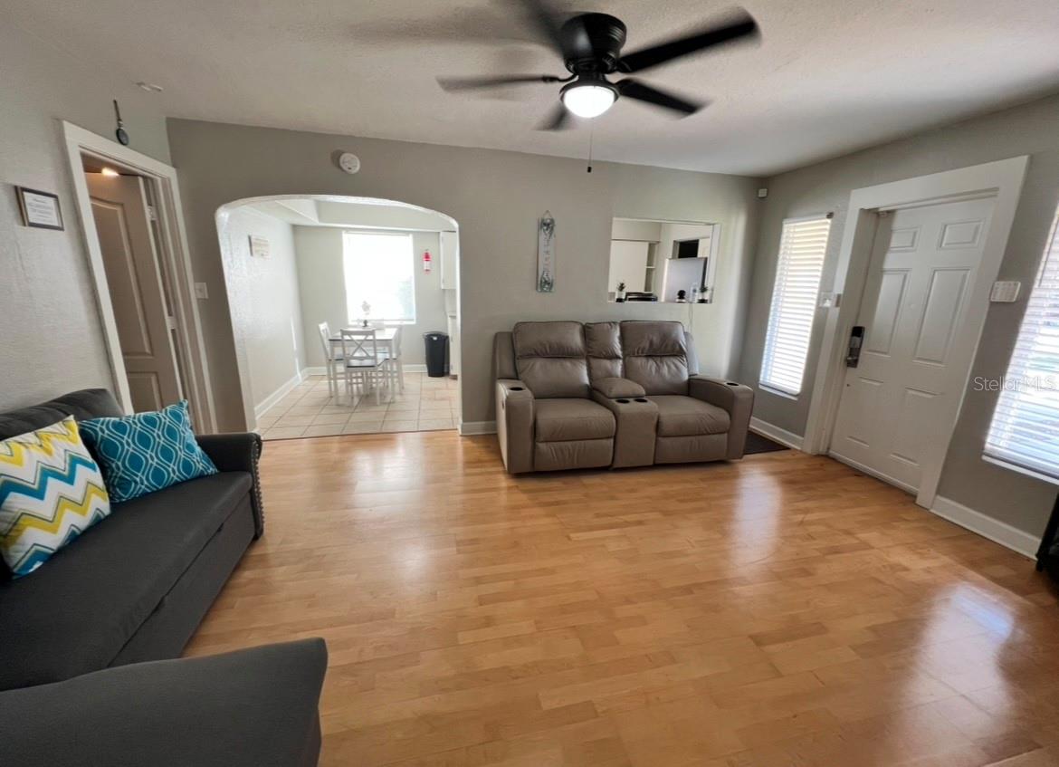 3910 E ELLICOTT ST, TAMPA, FL, 33610