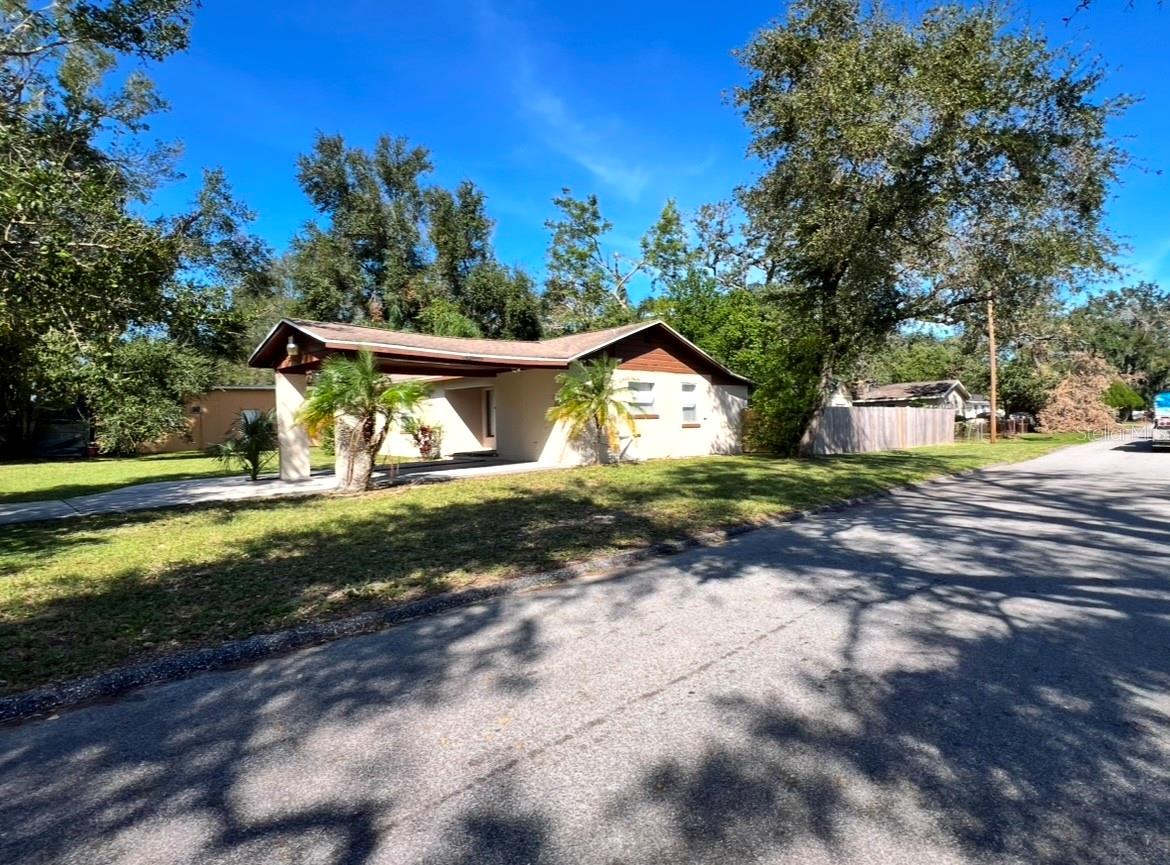 3910 E ELLICOTT ST, TAMPA, FL, 33610