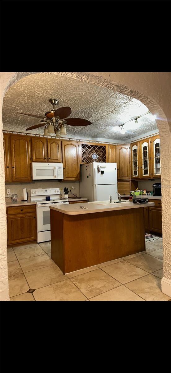 HOWEY, HOWEY IN THE HILLS, FL, 34737