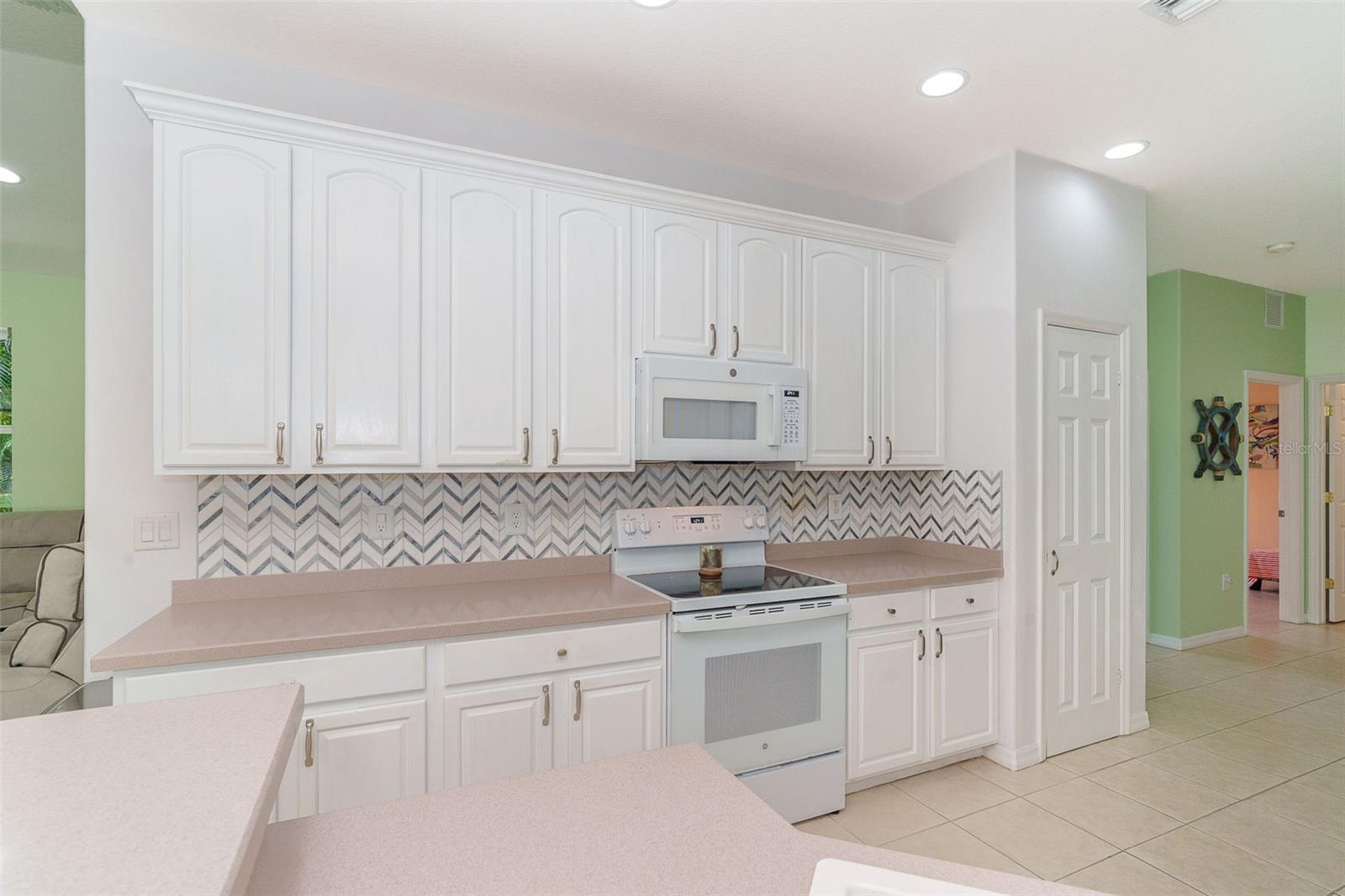 122 CLEAR LAKE DR, ENGLEWOOD, FL, 34223