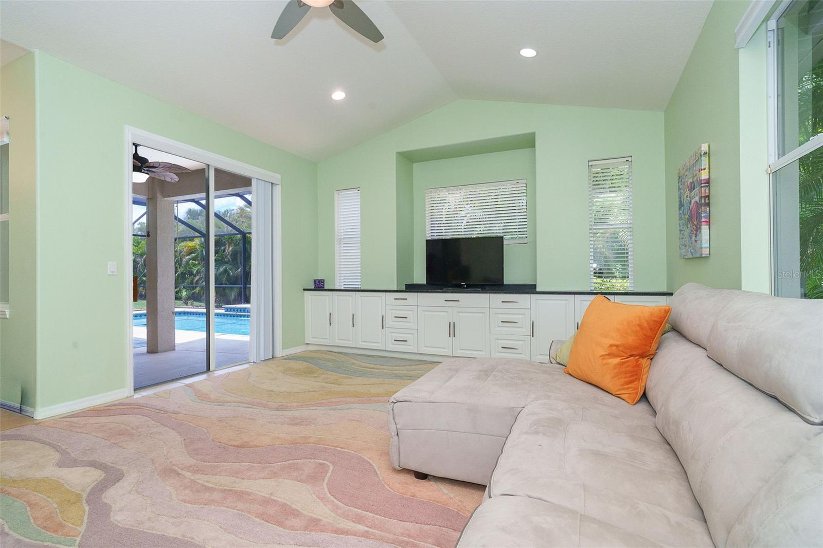 122 CLEAR LAKE DR, ENGLEWOOD, FL, 34223