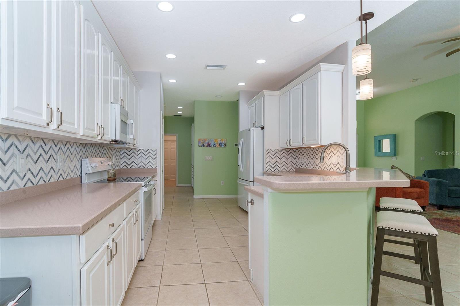 122 CLEAR LAKE DR, ENGLEWOOD, FL, 34223