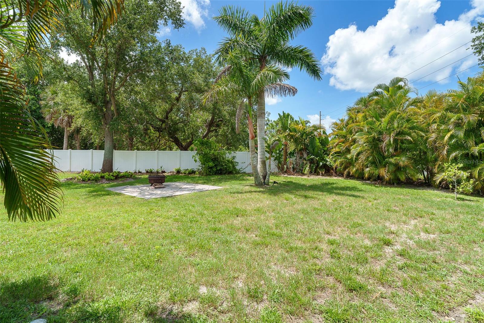 122 CLEAR LAKE DR, ENGLEWOOD, FL, 34223