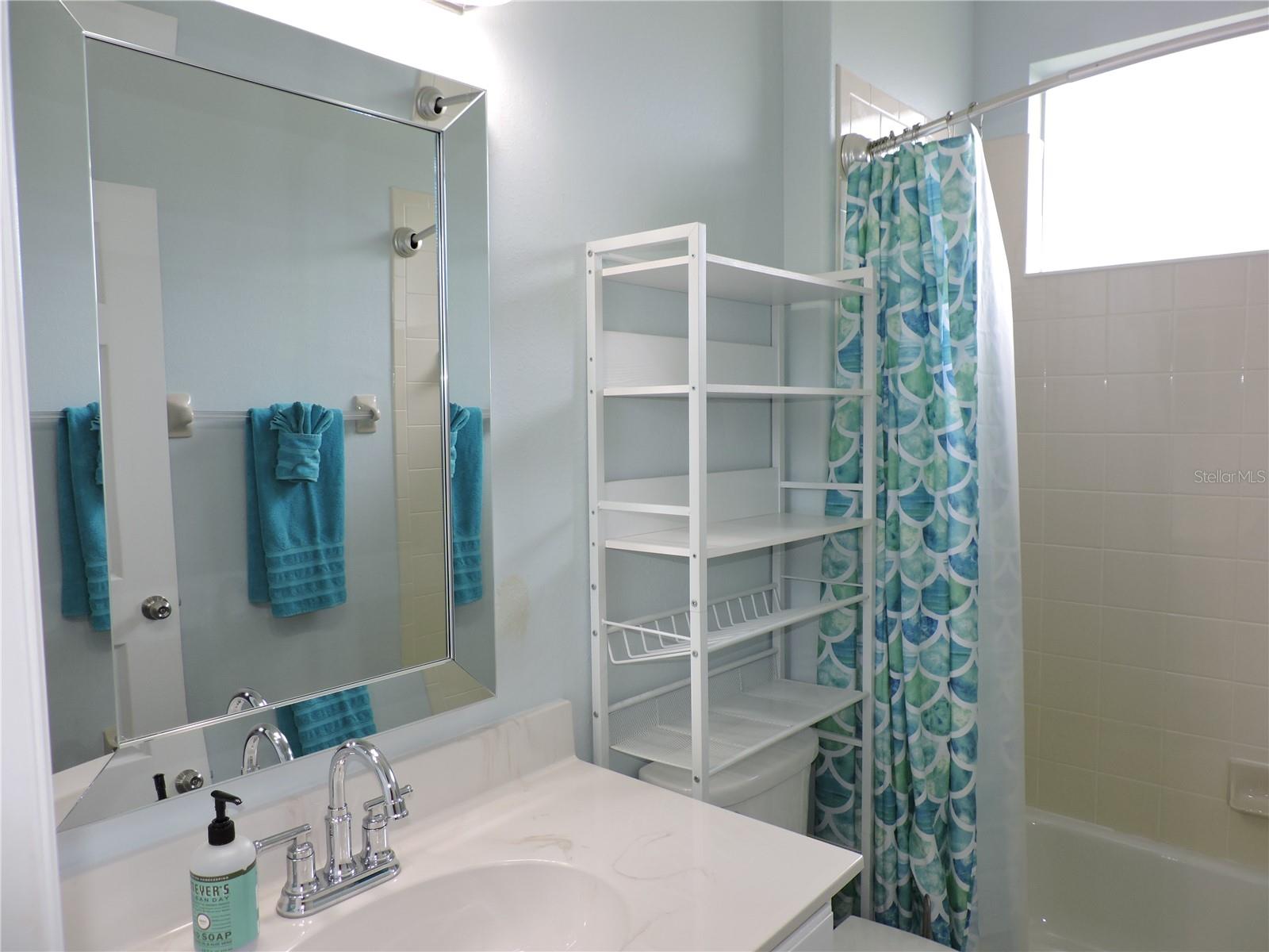 122 CLEAR LAKE DR, ENGLEWOOD, FL, 34223