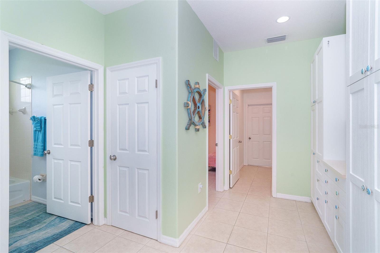 122 CLEAR LAKE DR, ENGLEWOOD, FL, 34223