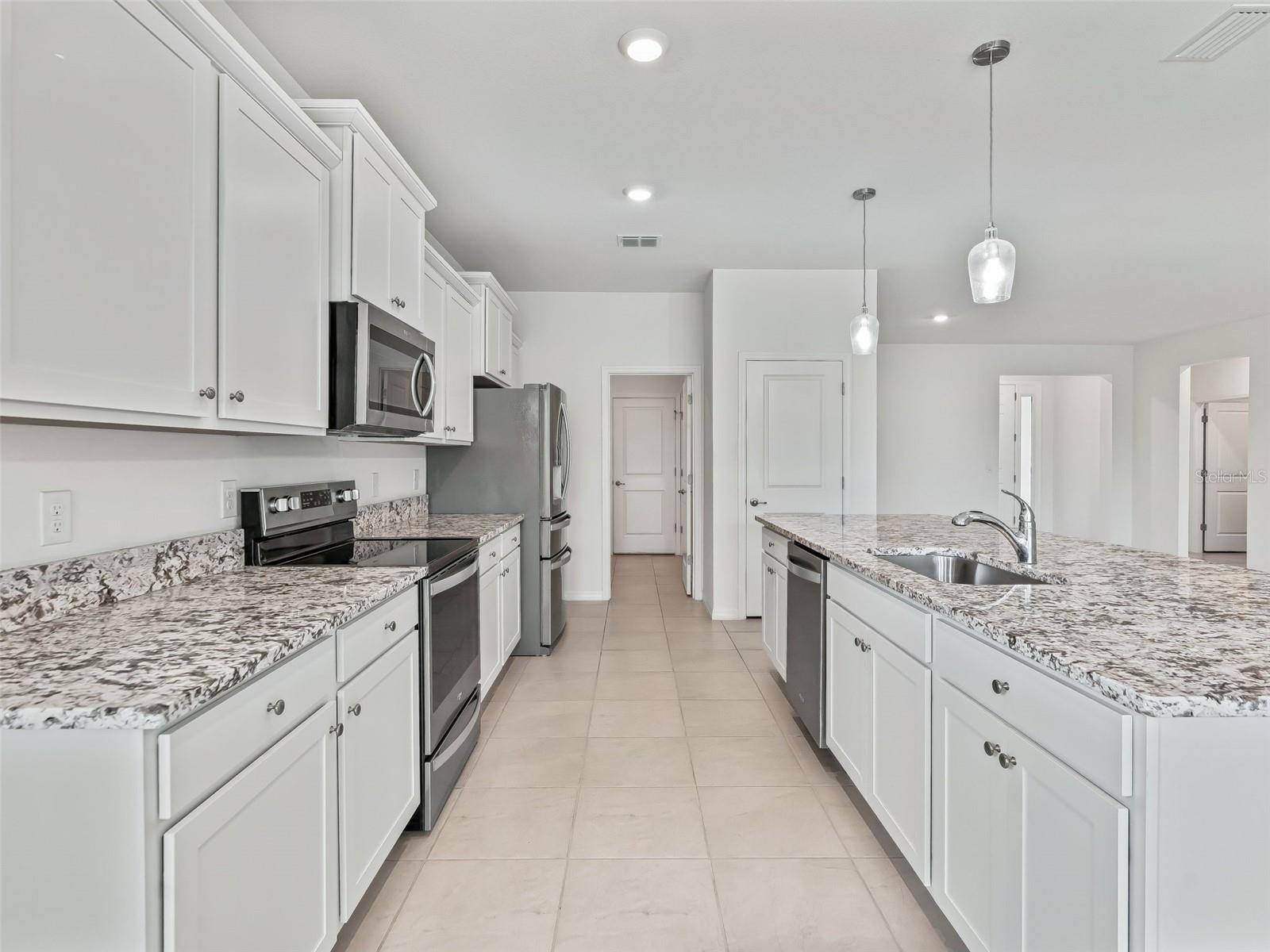 7889 PENROSE PL, WILDWOOD, FL, 34785