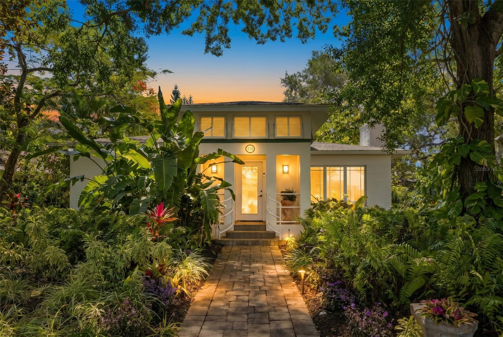 135 ARANDA ST NE, ST PETERSBURG, FL, 33704