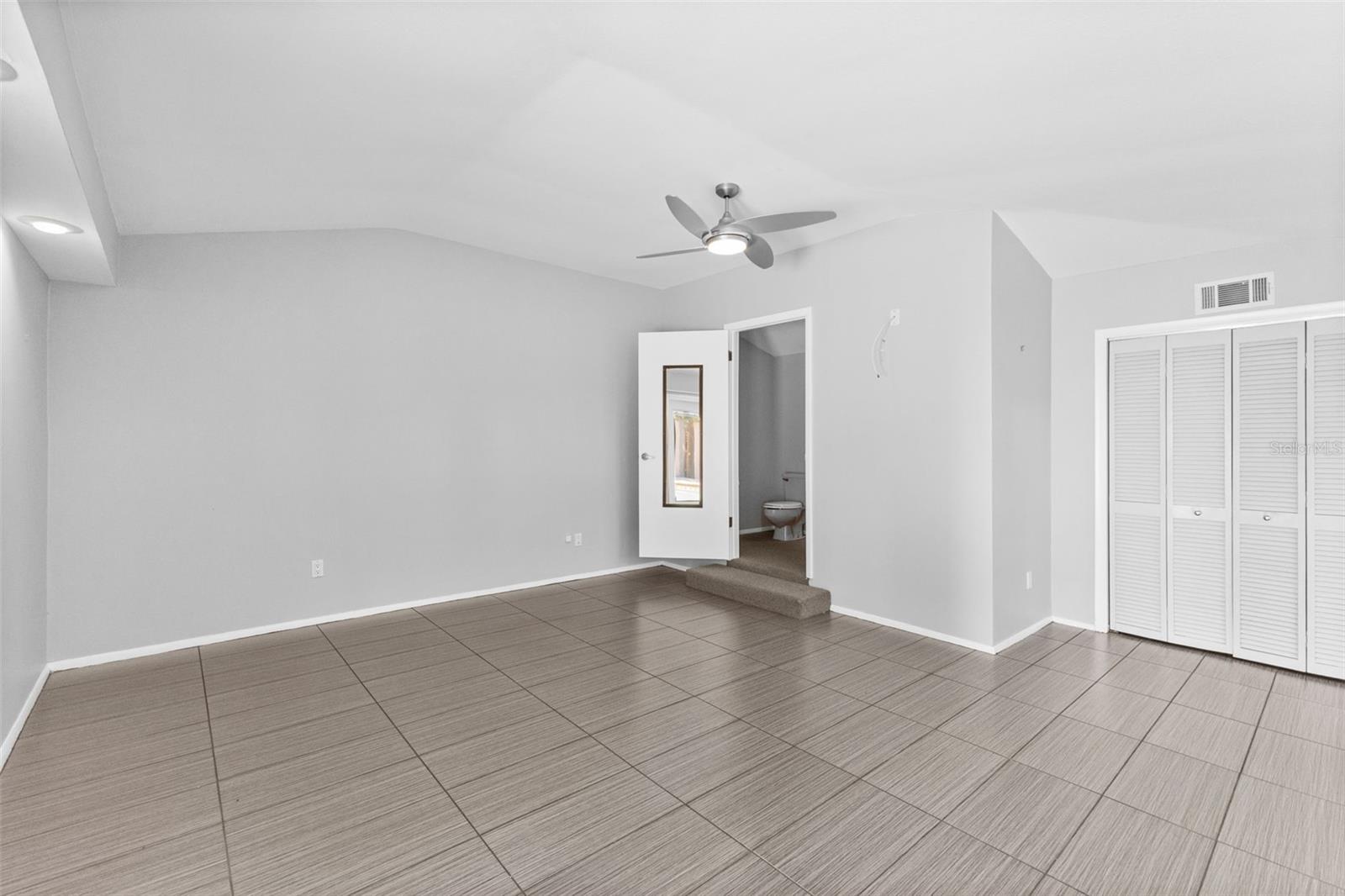 135 ARANDA ST NE, ST PETERSBURG, FL, 33704