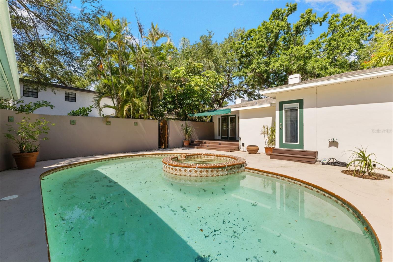 135 ARANDA ST NE, ST PETERSBURG, FL, 33704
