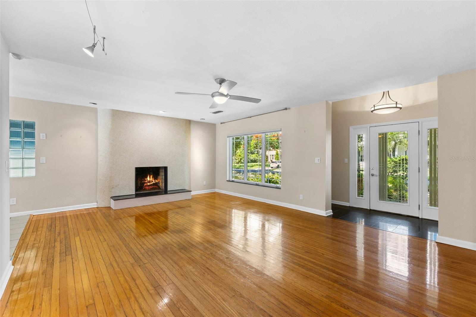 135 ARANDA ST NE, ST PETERSBURG, FL, 33704