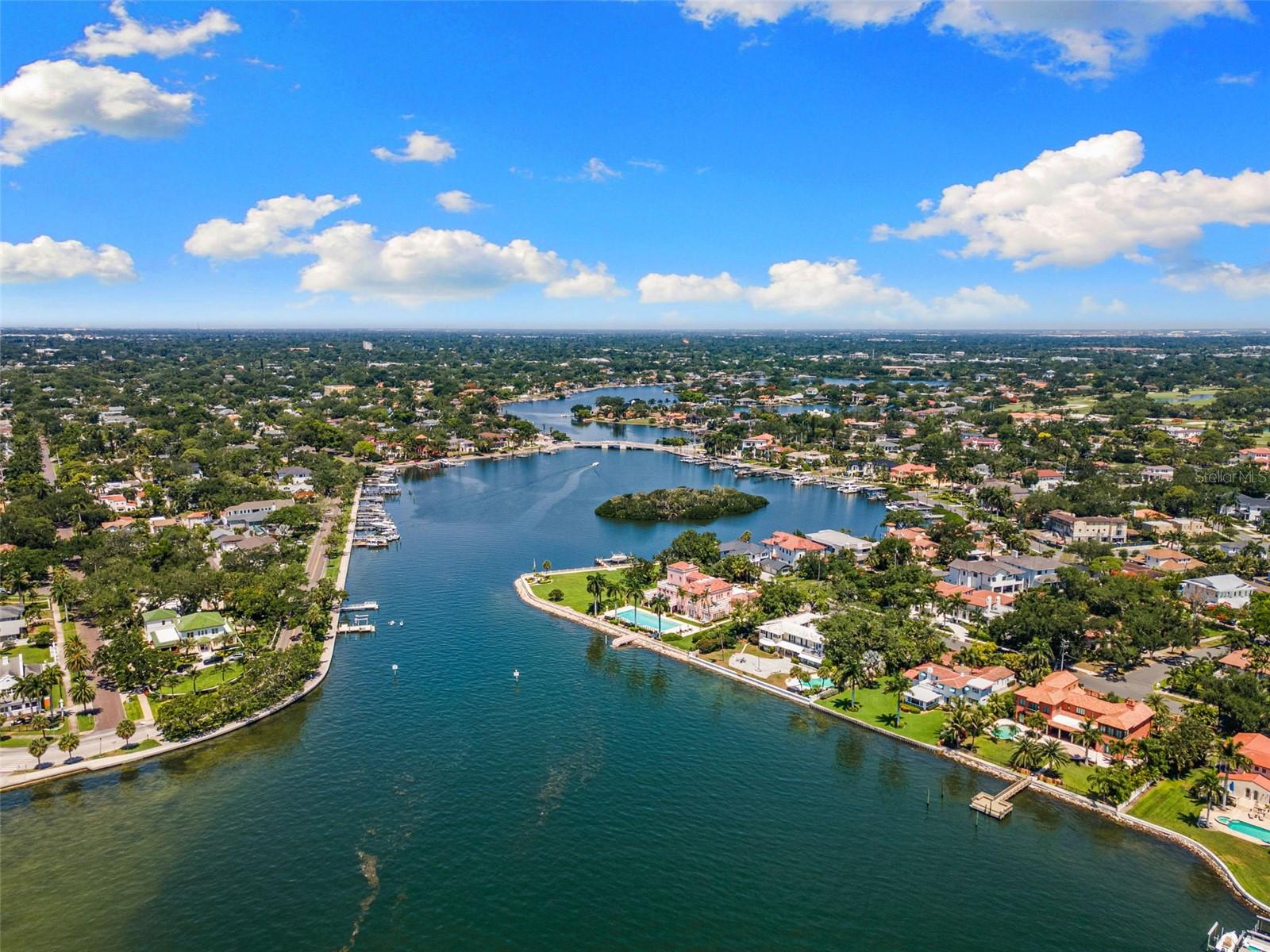 135 ARANDA ST NE, ST PETERSBURG, FL, 33704