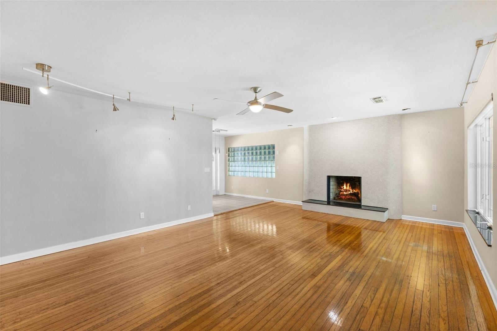 135 ARANDA ST NE, ST PETERSBURG, FL, 33704