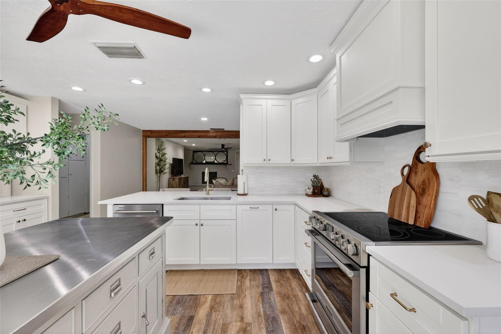 6147 HUPA RD, SARASOTA, FL, 34241
