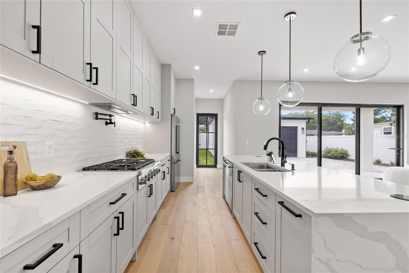 803 YATES ST, ORLANDO, FL, 32804
