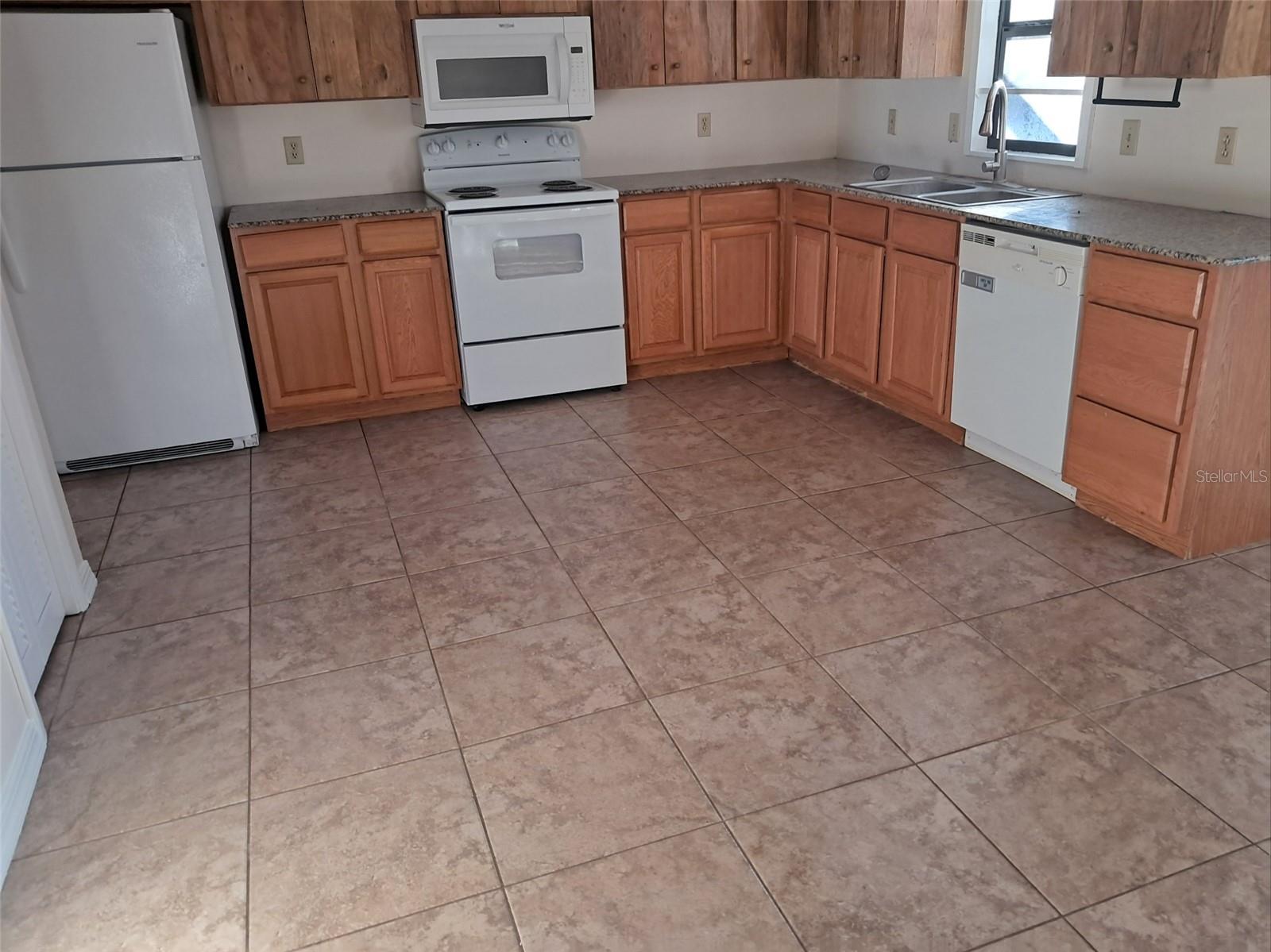 1071 PIEDMONT RD, VENICE, FL, 34293