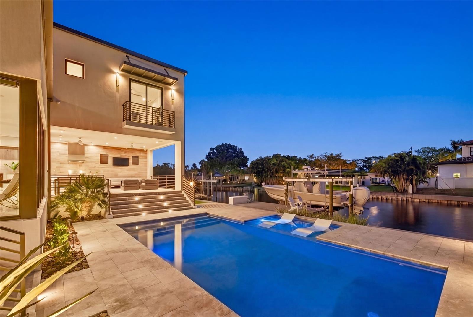 874 PLACIDO WAY NE, ST PETERSBURG, FL, 33704