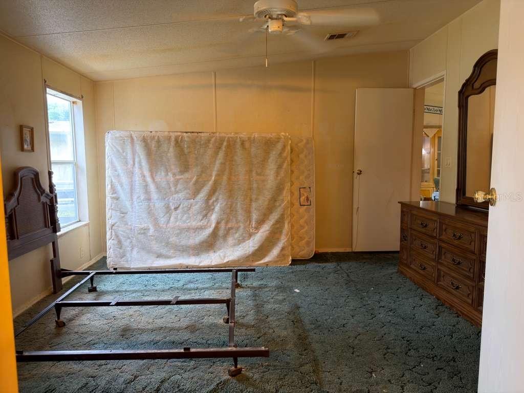 2011 PINEWOOD LN, MOUNT DORA, FL, 32757