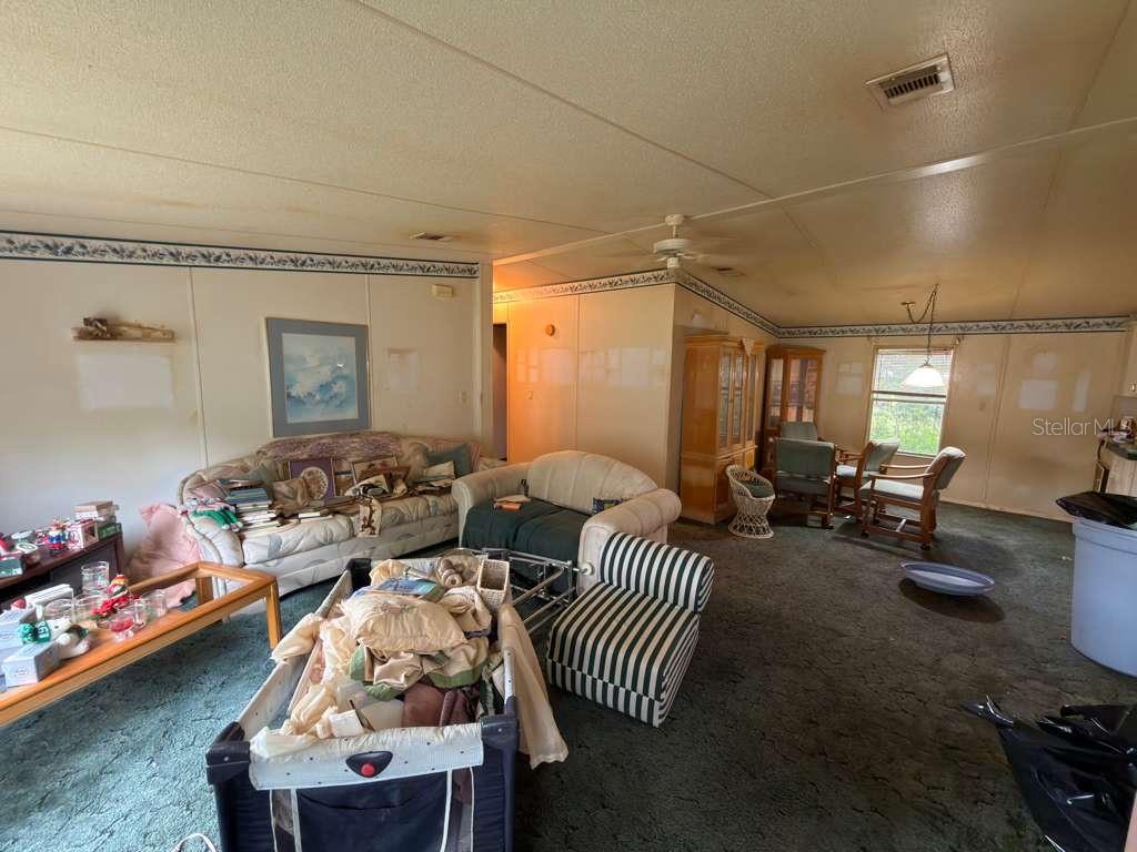 2011 PINEWOOD LN, MOUNT DORA, FL, 32757