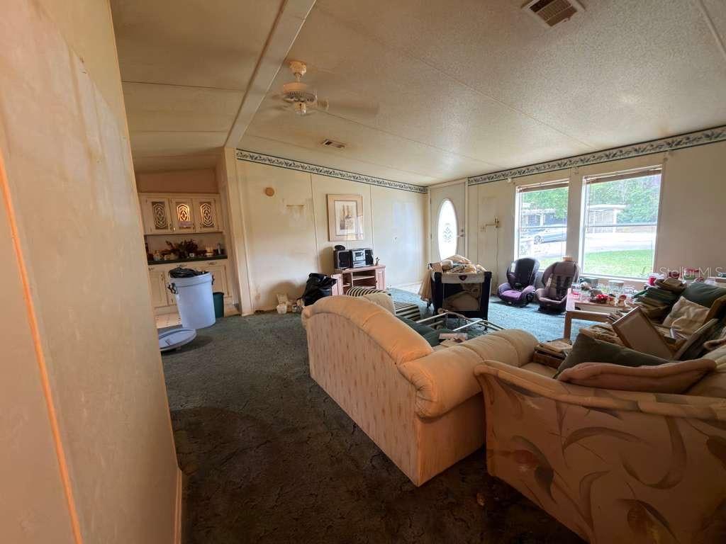 2011 PINEWOOD LN, MOUNT DORA, FL, 32757