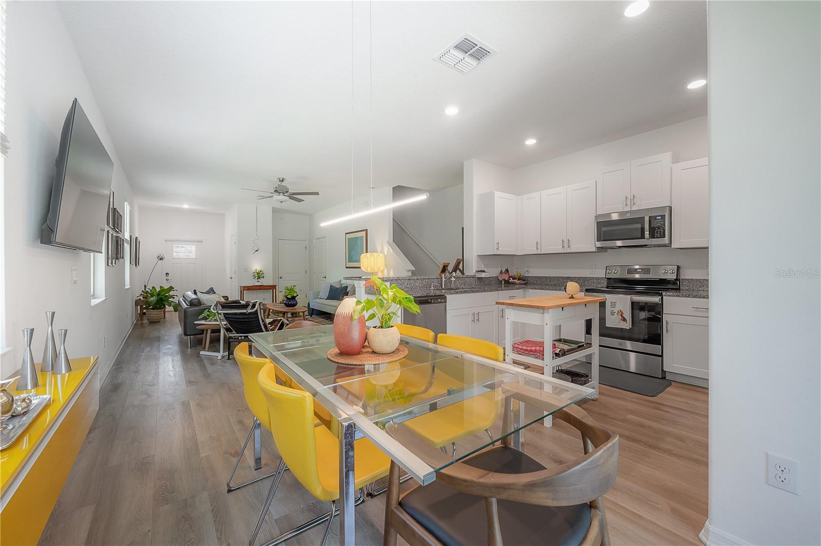 5223 FORUM BLVD, HOLIDAY, FL, 34690