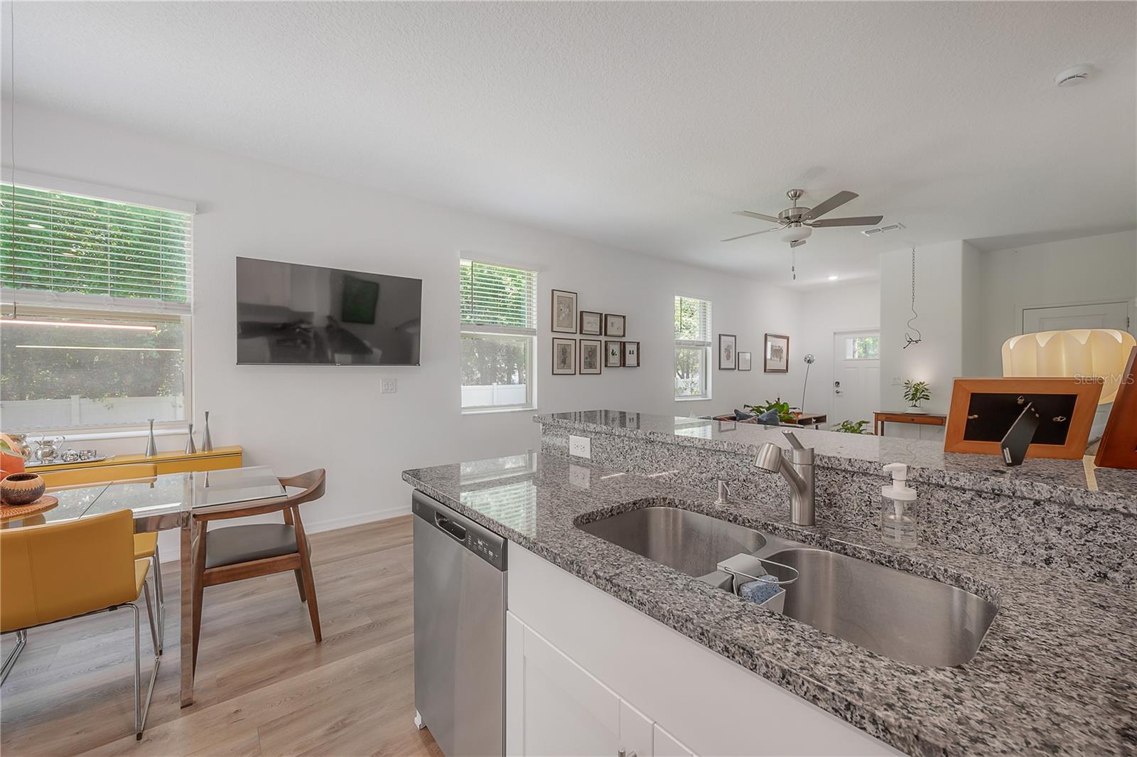5223 FORUM BLVD, HOLIDAY, FL, 34690