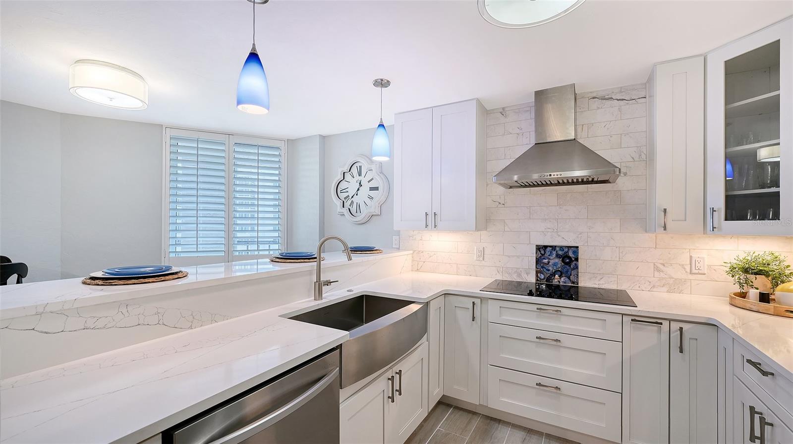 5880 MIDNIGHT PASS RD #907, SARASOTA, FL, 34242