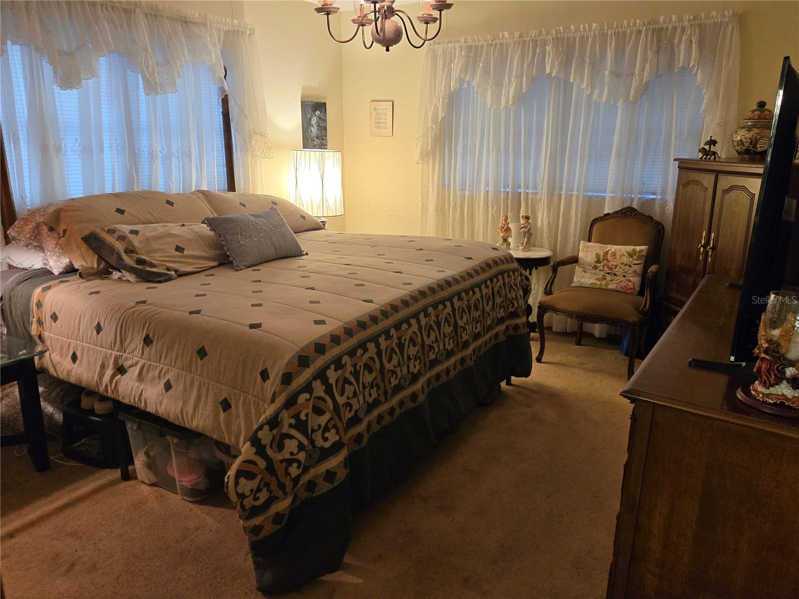 2304 W WOODLAWN AVE, TAMPA, FL, 33618