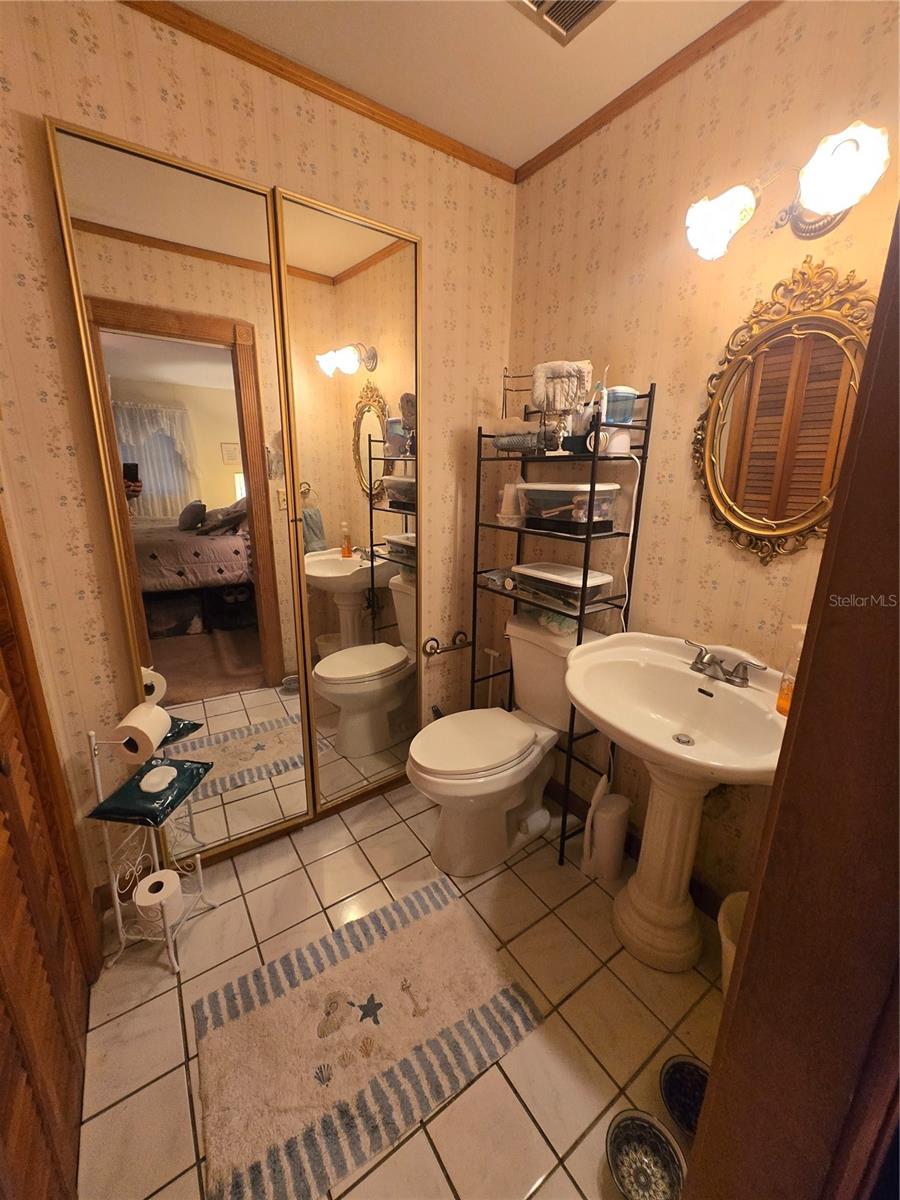 2304 W WOODLAWN AVE, TAMPA, FL, 33618