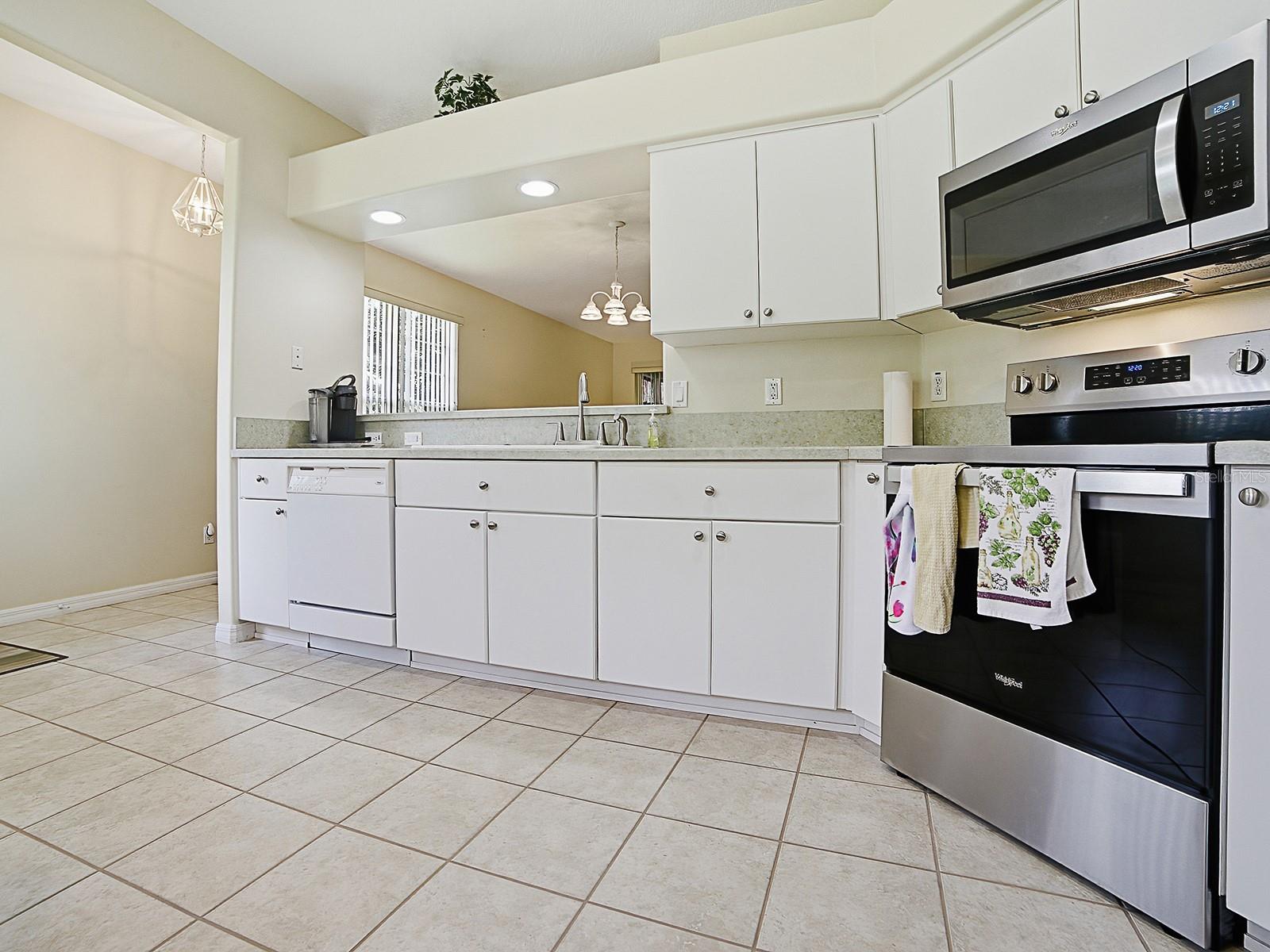 1431 LAKE VILLA DR, TAVARES, FL, 32778