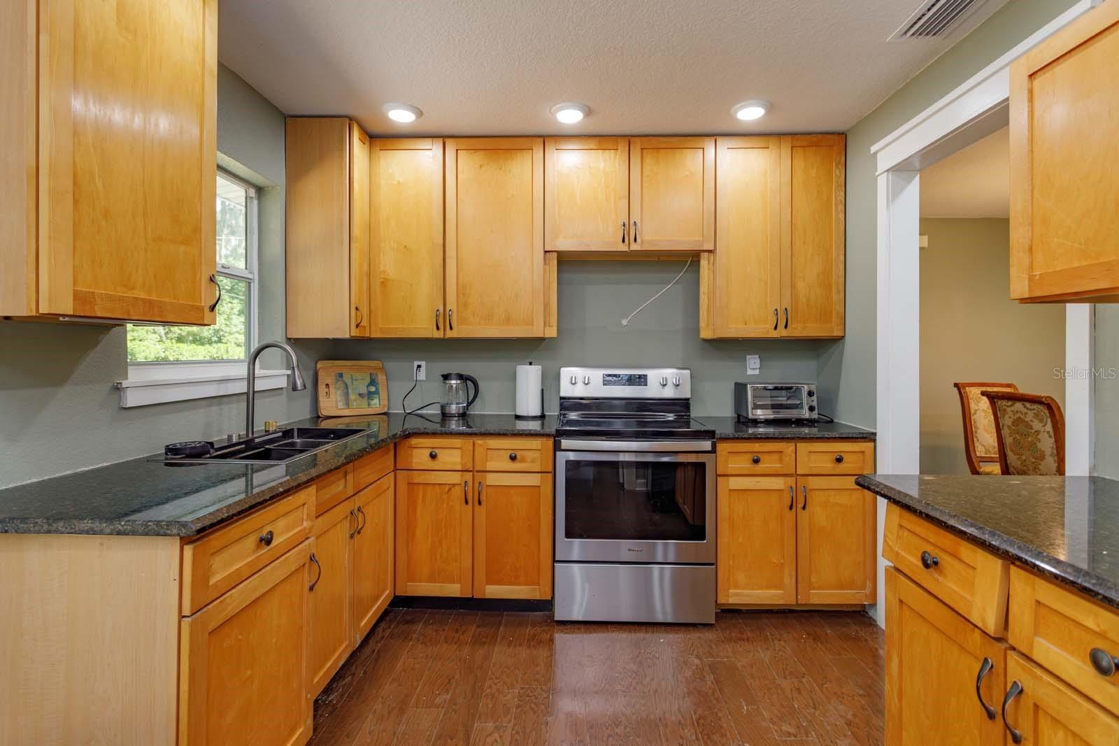 2820 MAGNOLIA AVE, SANFORD, FL, 32773