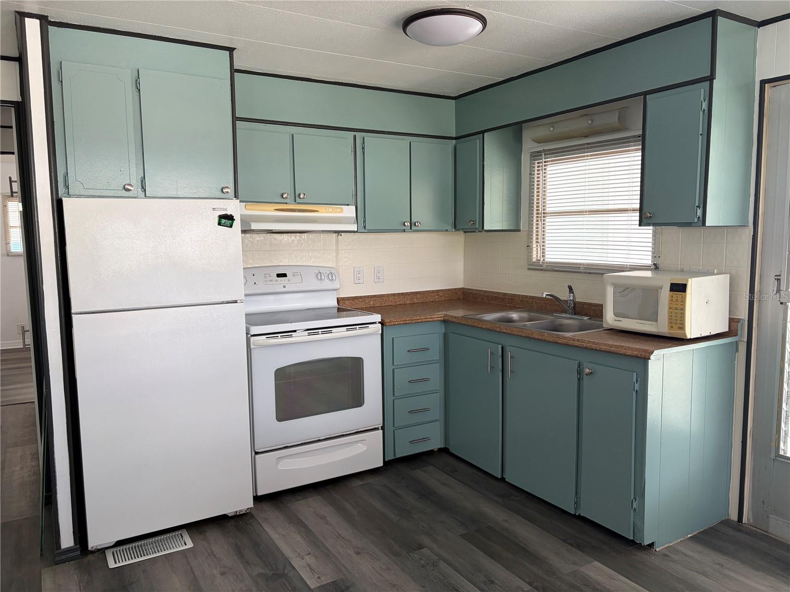 5221 BEECHMONT AVE, SARASOTA, FL, 34234