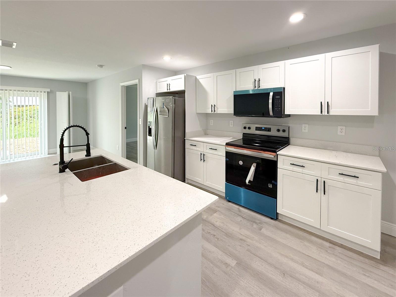608 COUGAR BLVD, SEBRING, FL, 33872