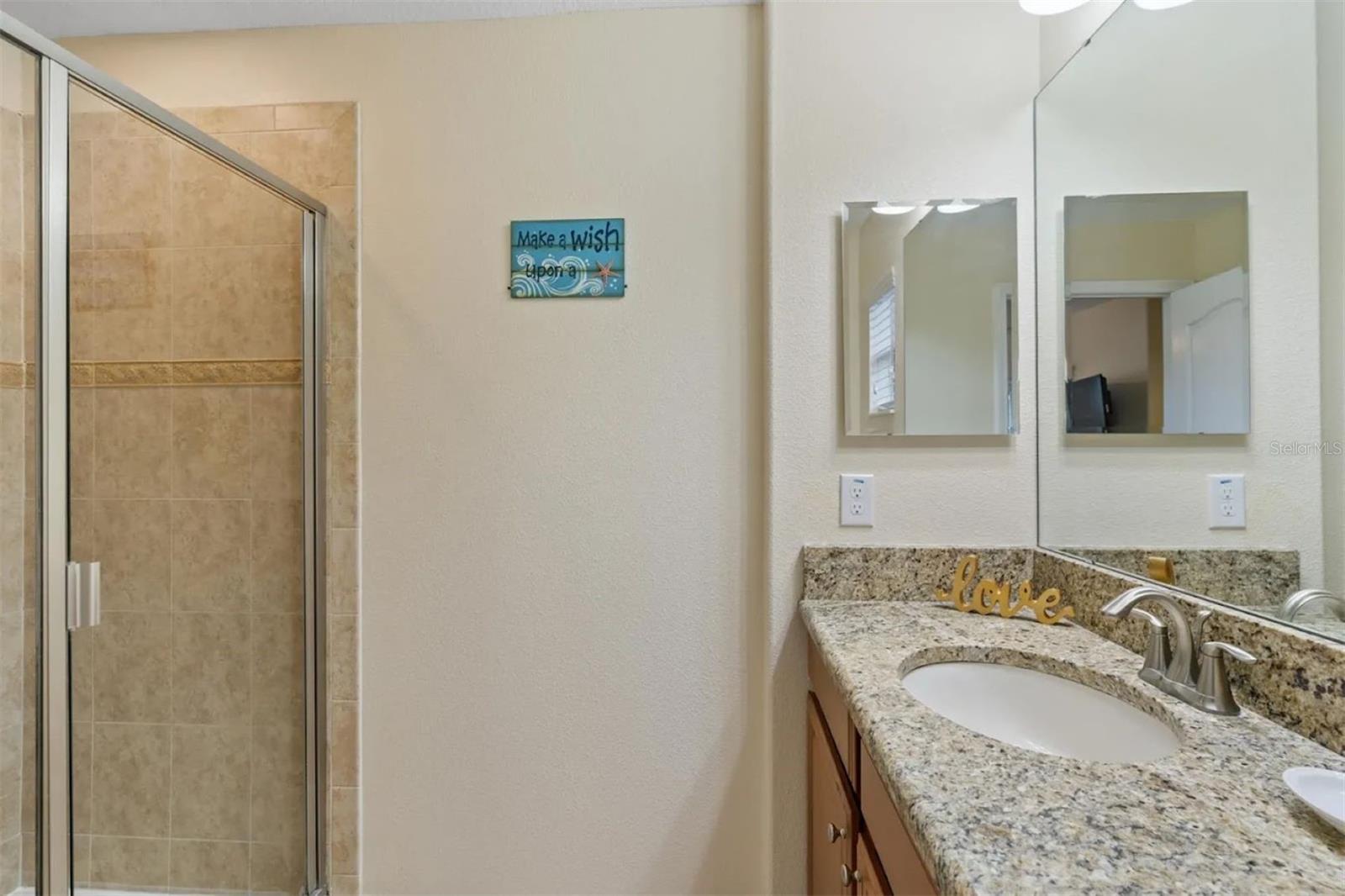 3071 BEACH PALM AVE, KISSIMMEE, FL, 34747