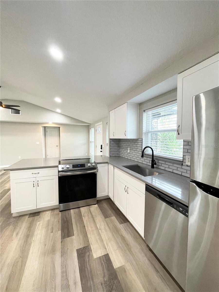 11241 YEWTREE AVE, PORT RICHEY, FL, 34668