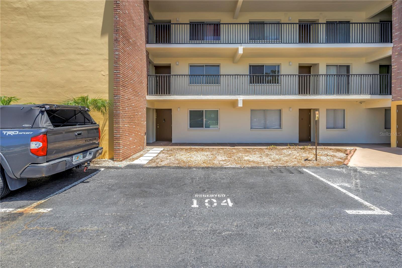 4435 1ST ST NE #104, ST PETERSBURG, FL, 33703