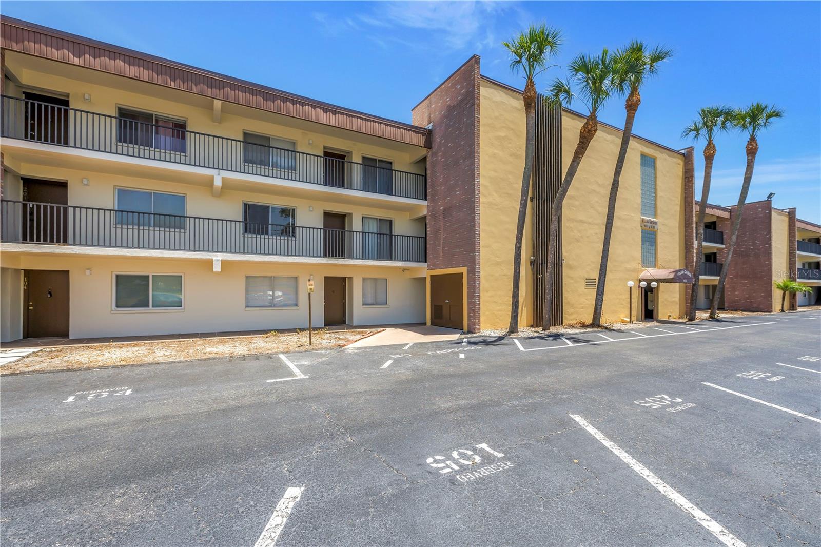 4435 1ST ST NE #104, ST PETERSBURG, FL, 33703