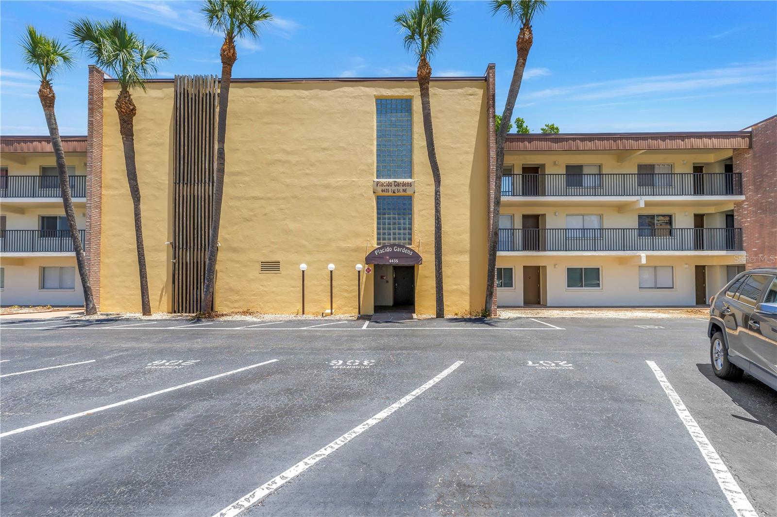 4435 1ST ST NE #104, ST PETERSBURG, FL, 33703