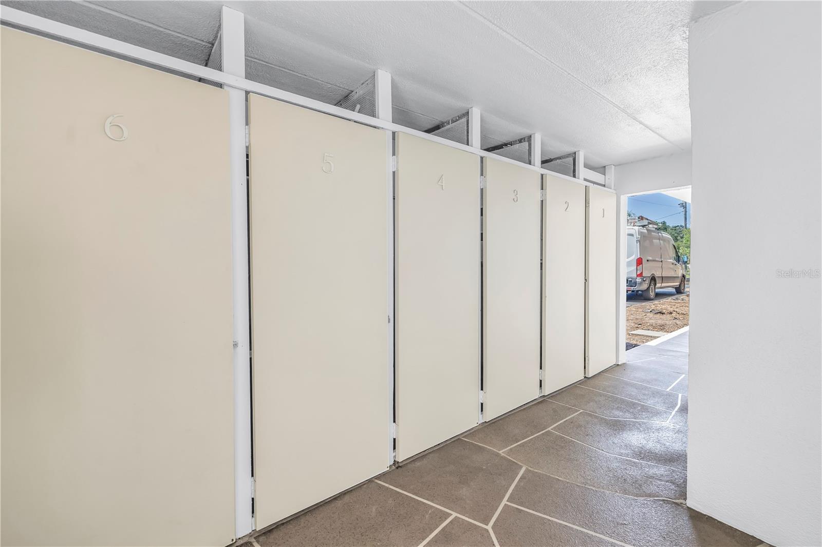 4435 1ST ST NE #104, ST PETERSBURG, FL, 33703