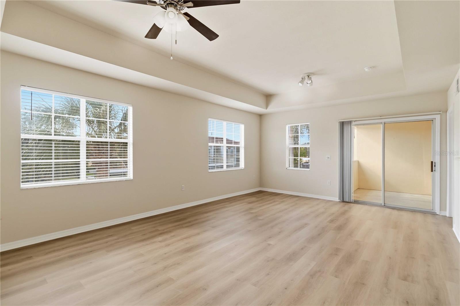 1025 VILLAGIO CIR #204, SARASOTA, FL, 34237