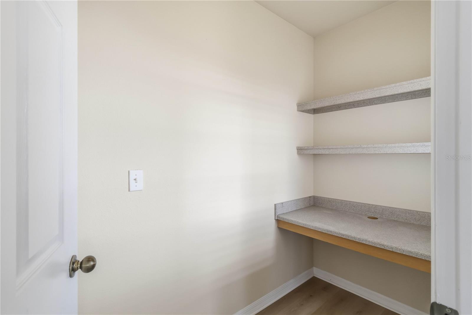 1025 VILLAGIO CIR #204, SARASOTA, FL, 34237