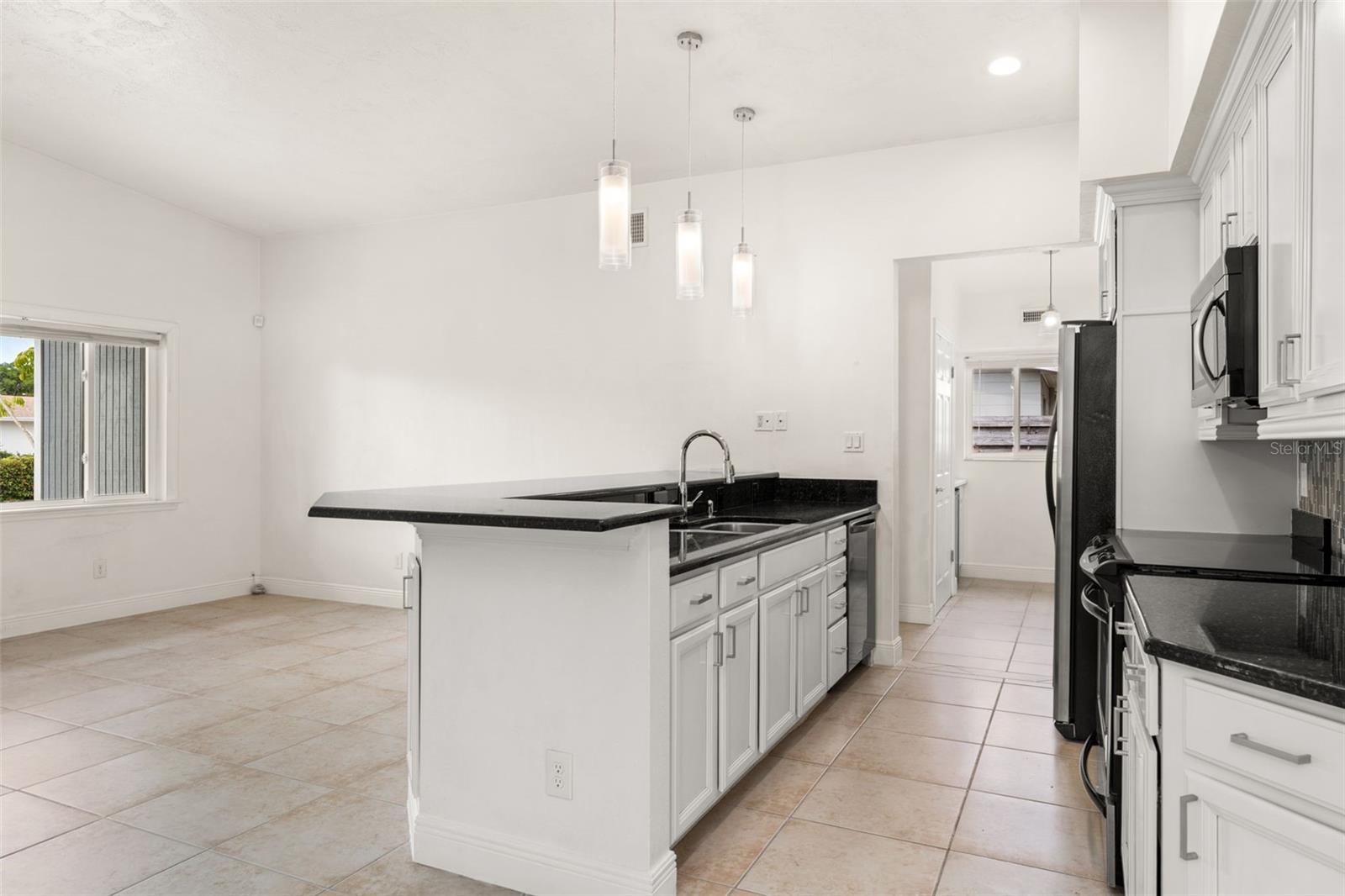 3317 BOUGAINVILLEA ST, SARASOTA, FL, 34239
