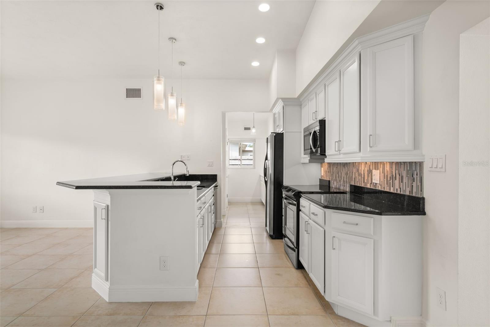 3317 BOUGAINVILLEA ST, SARASOTA, FL, 34239